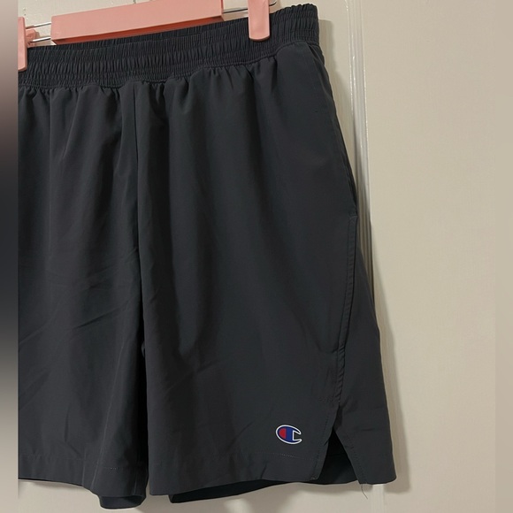 Men’s champion athletic shorts - Picture 3 of 5